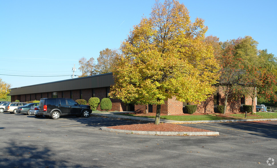 1 Technology Pl, East Syracuse, NY for lease - Building Photo - Image 2 of 6