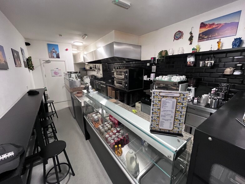 51-53 Holburn St, Aberdeen for sale - Building Photo - Image 2 of 4