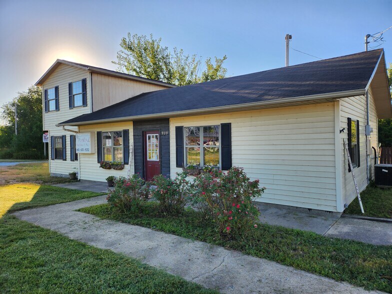 939 E Main St, Warsaw, MO à vendre - Photo du bâtiment - Image 2 de 3