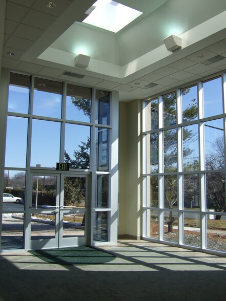 25 Kennedy Blvd, East Brunswick, NJ for lease - Building Photo - Image 3 of 10