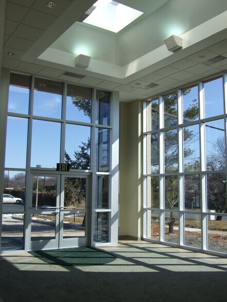25 Kennedy Blvd, East Brunswick, NJ à louer - Photo du bâtiment - Image 3 de 10