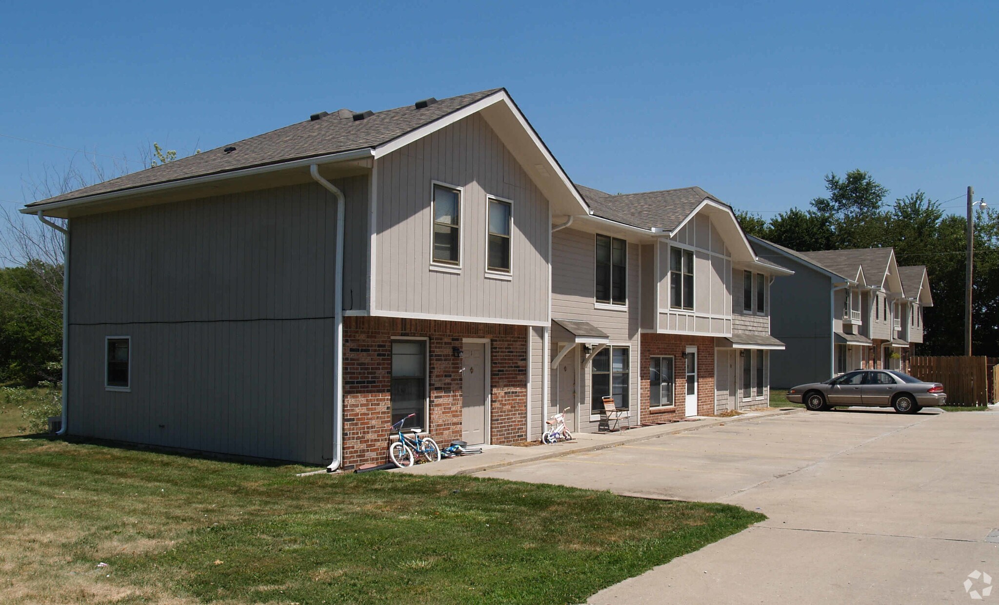 219 N Garrison Ave, Ferrelview, MO for sale Primary Photo- Image 1 of 1