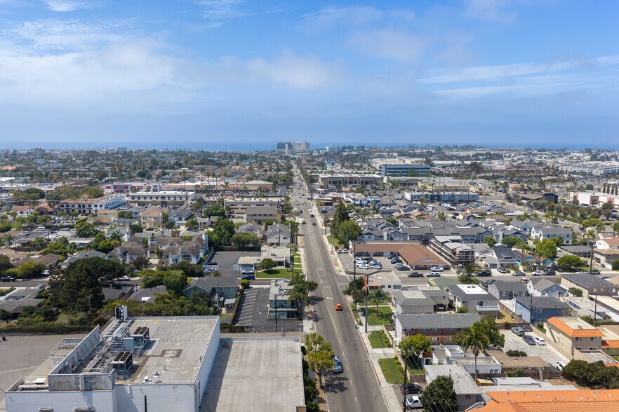1770 Orange Ave, Costa Mesa, CA à vendre - Photo du bâtiment - Image 2 de 12