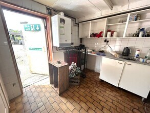 28 Low St, Sherburn In Elmet for lease Interior Photo- Image 2 of 6