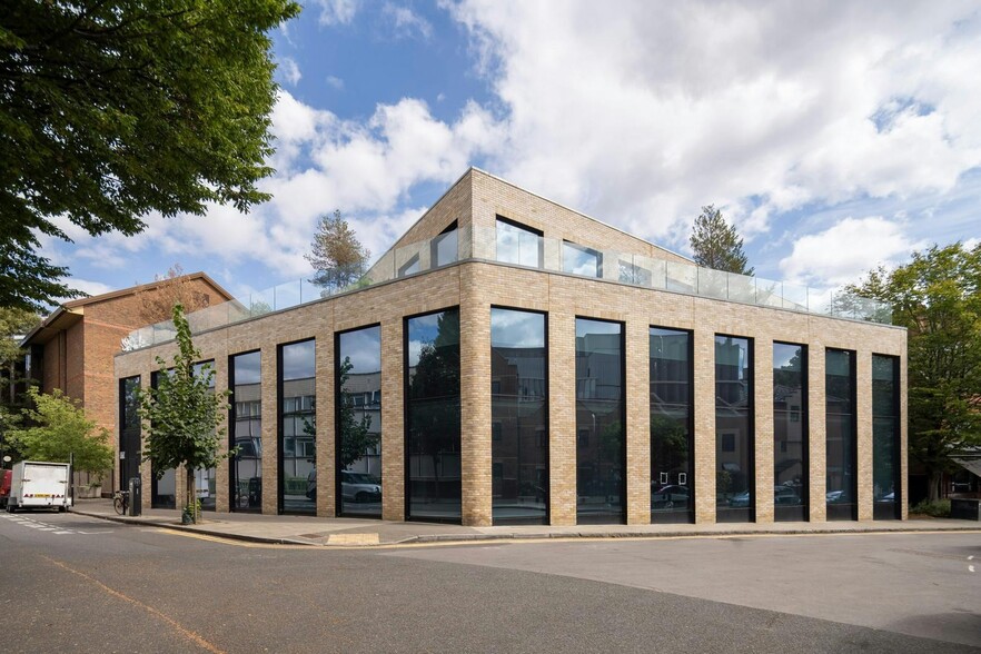 38 Northampton Rd, Londres à louer - Photo du bâtiment - Image 2 de 11