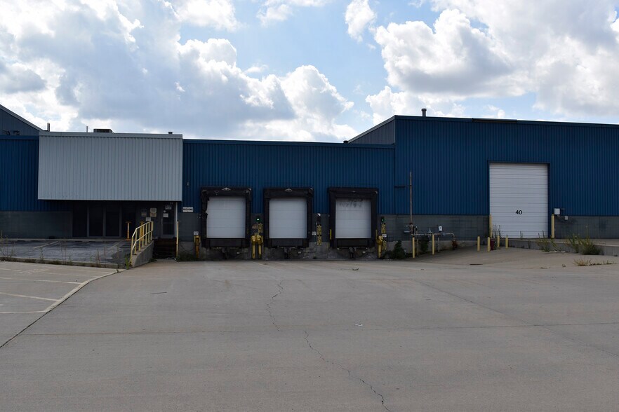 2500 Marion Dr, Kendallville, IN à louer - Photo du bâtiment - Image 2 de 5