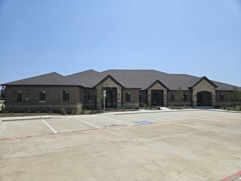 11655 Independence Pky, Frisco, TX for lease - Building Photo - Image 2 of 7