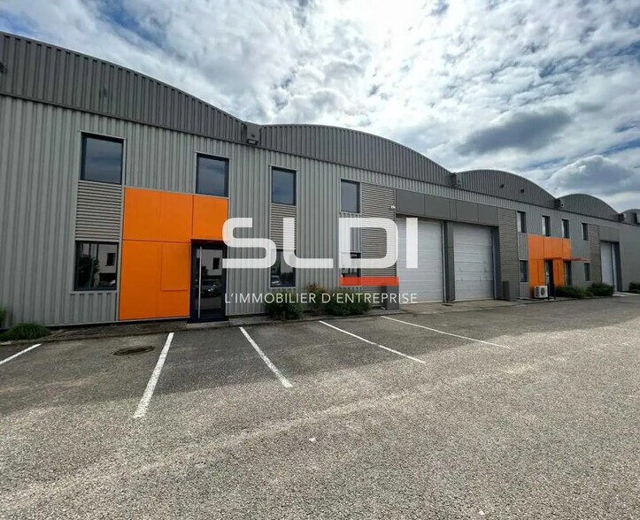 Flex dans Dardilly à louer - Photo du bâtiment - Image 1 de 11