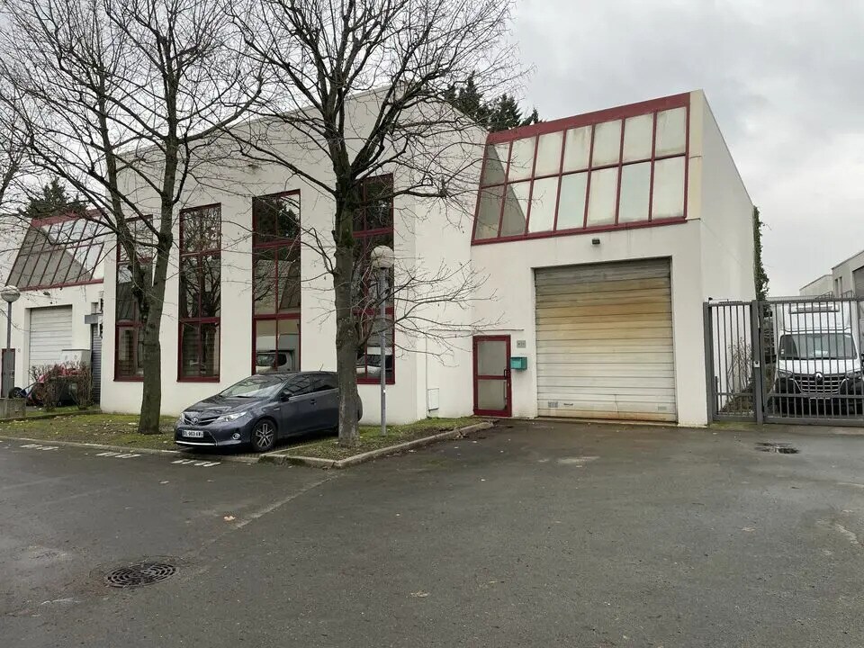 Office in Saint-Denis for lease Building Photo- Image 1 of 8