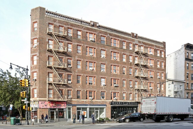 More details for 77 Greenwich Ave, New York, NY - Retail for Lease
