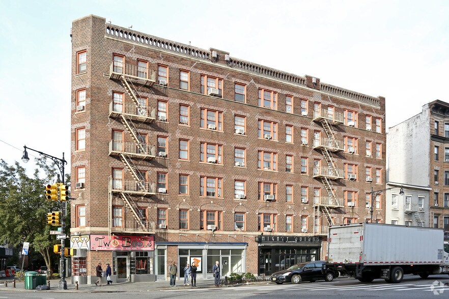 77 Greenwich Ave, New York, NY à louer - Photo principale - Image 1 de 10