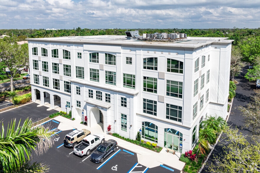 3838 Tamiami Trl N, Naples, FL for sale - Building Photo - Image 2 of 7