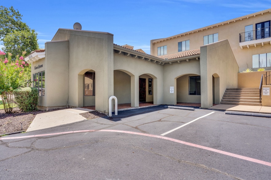 1006 N Bowen Rd, Arlington, TX for lease - Building Photo - Image 3 of 23