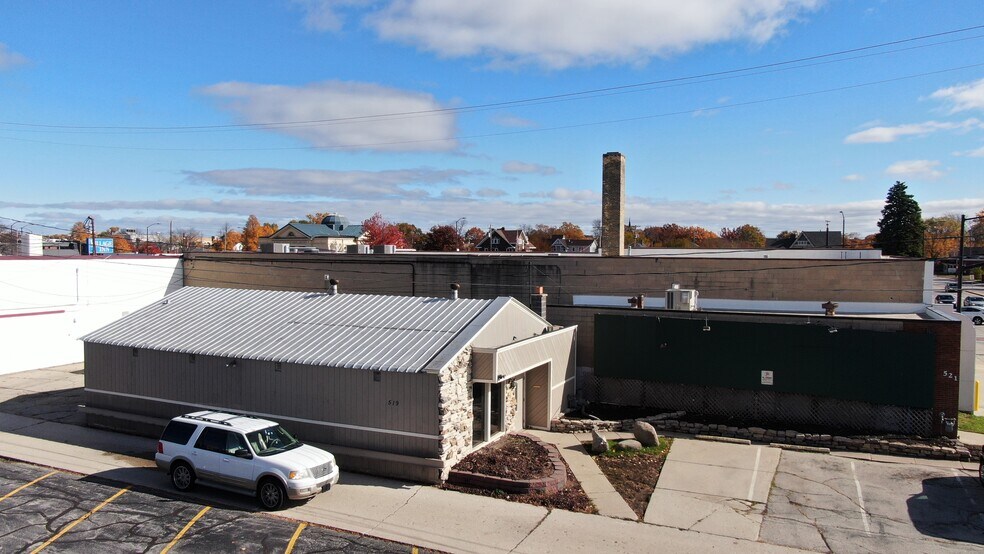 519 E Walnut St, Green Bay, WI à vendre - Photo du bâtiment - Image 3 de 19