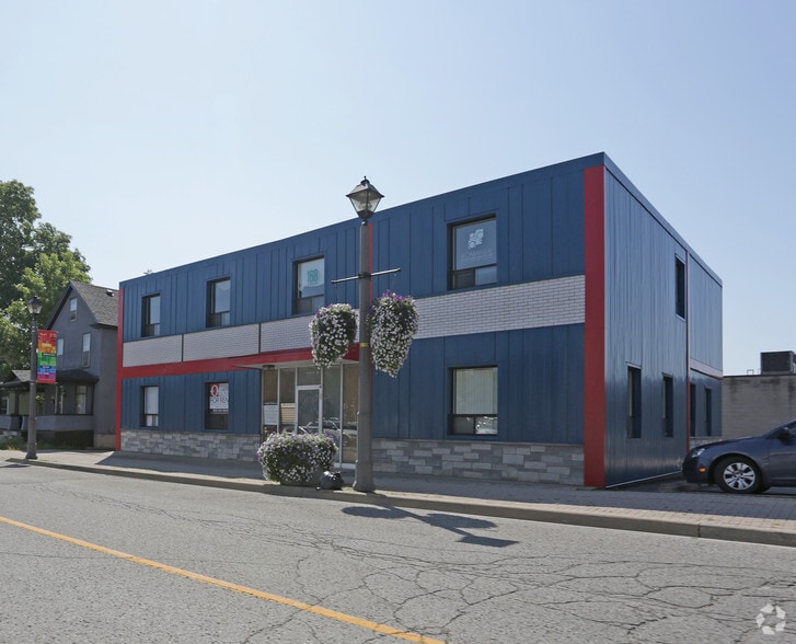 4786 Queen St, Niagara Falls, ON for lease - Building Photo - Image 1 of 8
