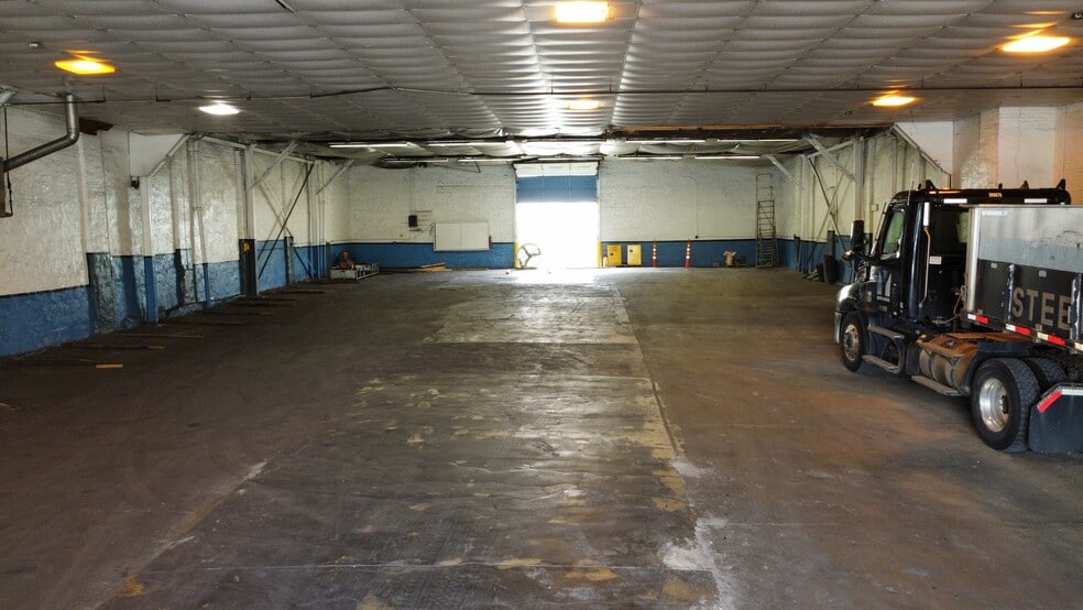 164-168 Montgomery St, Albany, NY for lease - Building Photo - Image 2 of 4