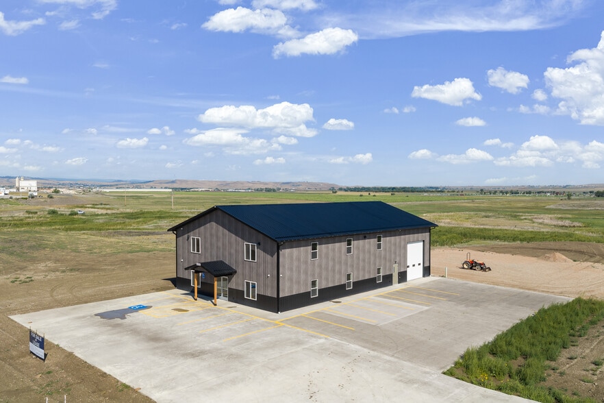 4150 Seger dr, Box Elder, SD for sale - Primary Photo - Image 1 of 35
