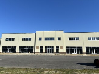 Plus de détails pour 90 Adelphia Rd, Farmingdale, NJ - Bureau/Commerce de détail à louer