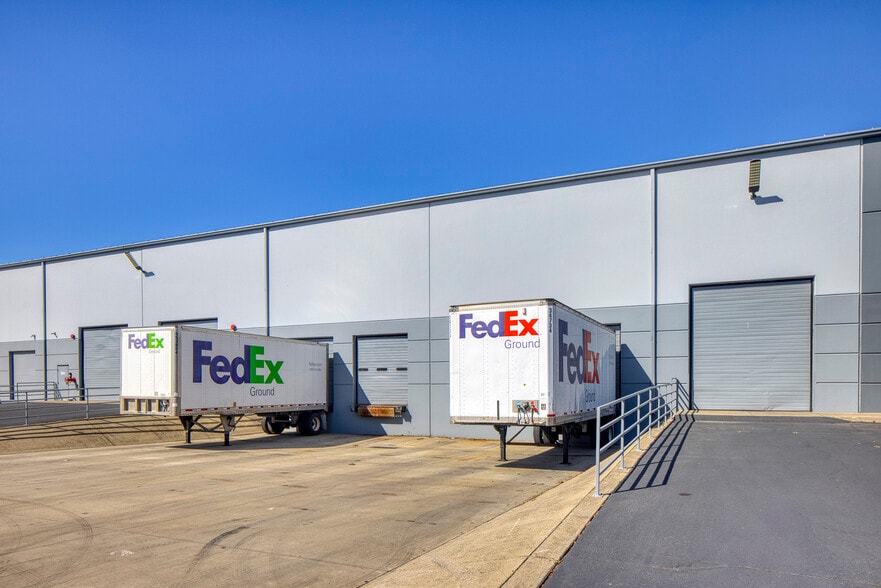 6301 Florin Perkins Rd, Sacramento, CA for lease - Building Photo - Image 2 of 12