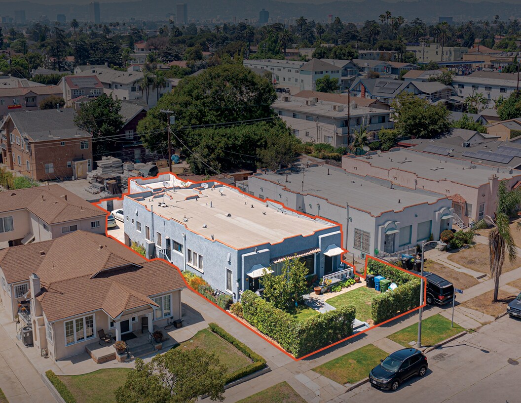 2211 S Bronson Ave, Los Angeles, CA à vendre Photo du bâtiment- Image 1 de 16