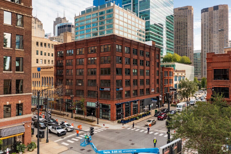 133 N Jefferson St, Chicago, IL à louer - Photo principale - Image 2 de 21