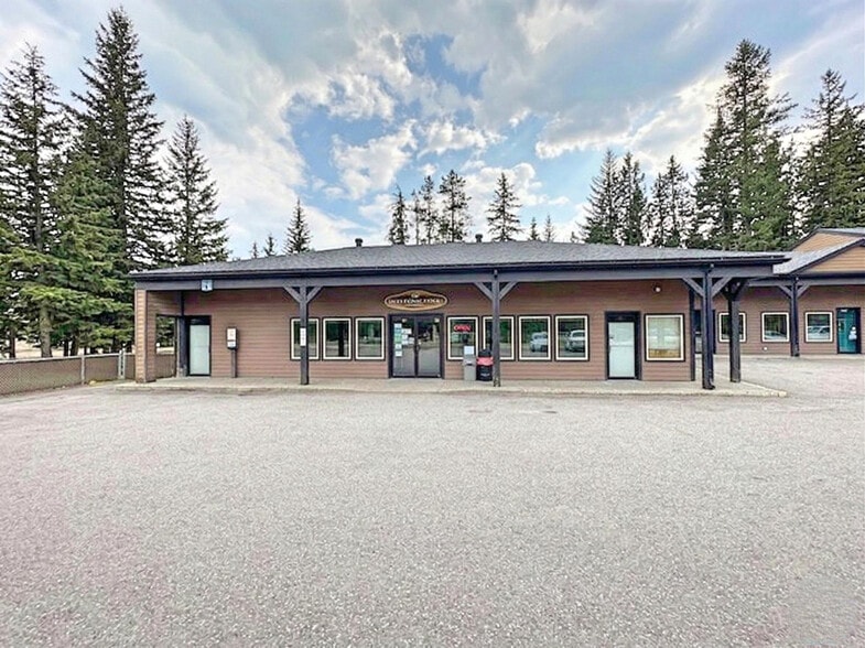 2200 Balmer Dr, Elkford, BC for sale - Building Photo - Image 1 of 7