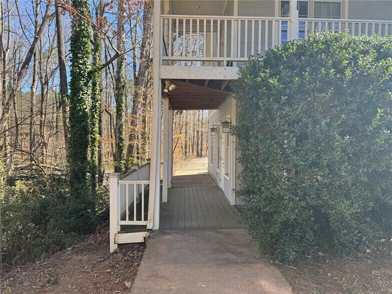 865 Old Clemson Hwy, Seneca, SC à louer - Photo du bâtiment - Image 3 de 16