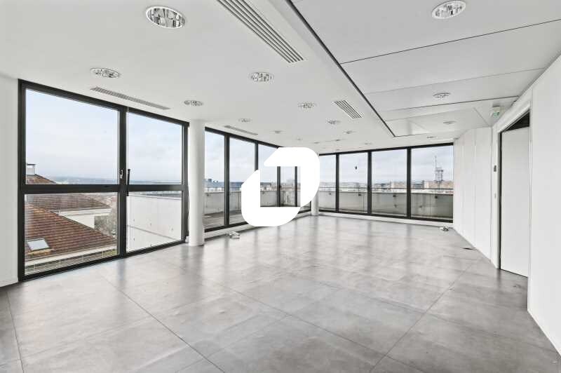 45-53 Avenue Paul Doumer, Rueil-Malmaison for sale - Interior Photo - Image 2 of 11