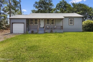 Plus de détails pour 221 Vardaman St N, Wiggins, MS - Commerce de détail à vendre