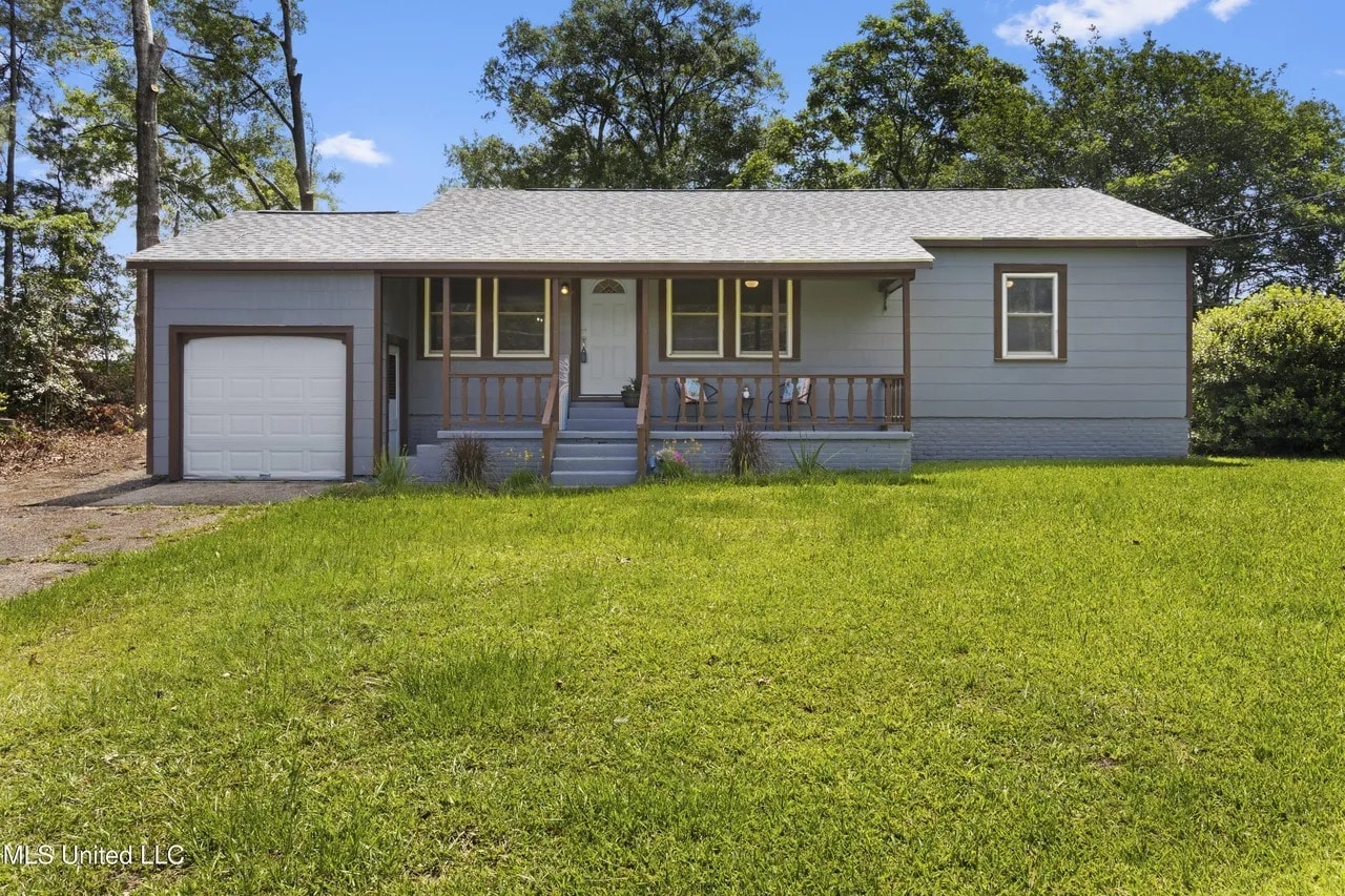 221 Vardaman St N, Wiggins, MS for sale Building Photo- Image 1 of 5