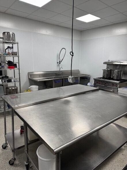 99 Center St, Shelton, CT à louer - Autre - Image 2 de 5