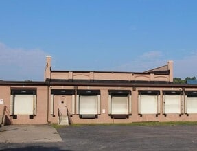 50 Hilton St, Easton, PA à louer Photo du bâtiment- Image 2 de 7