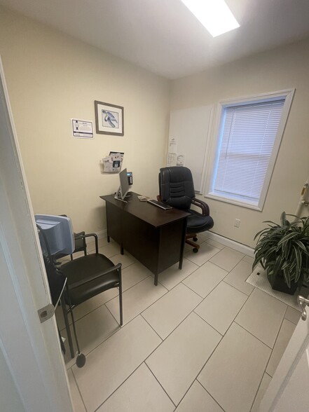 20619 Hillside Ave, Queens Village, NY à louer - Photo intérieure - Image 3 de 7