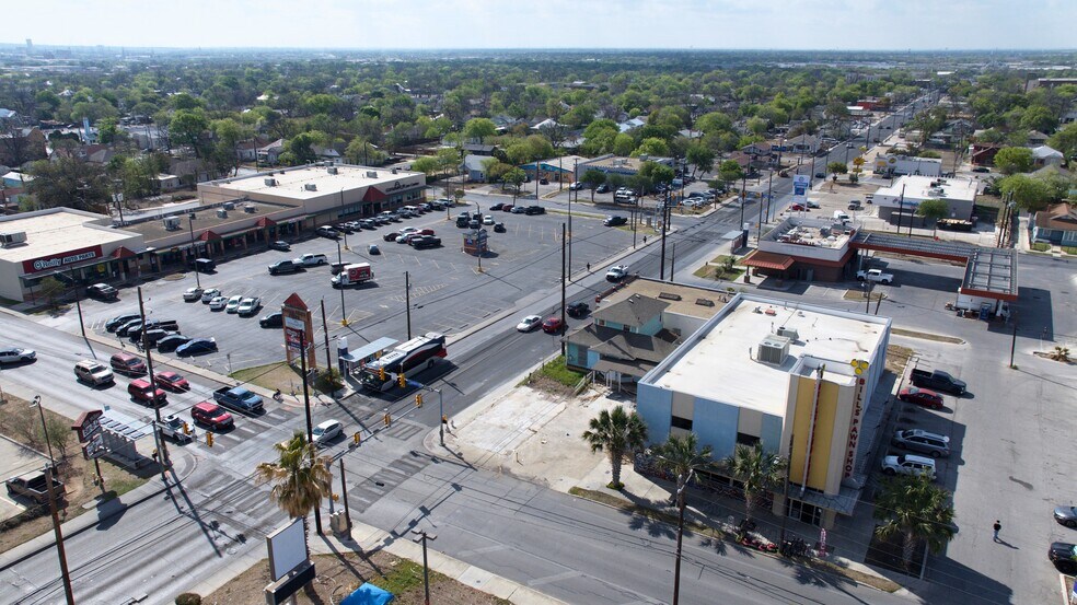 2902 W Commerce St, San Antonio, TX à vendre - Photo du bâtiment - Image 3 de 8