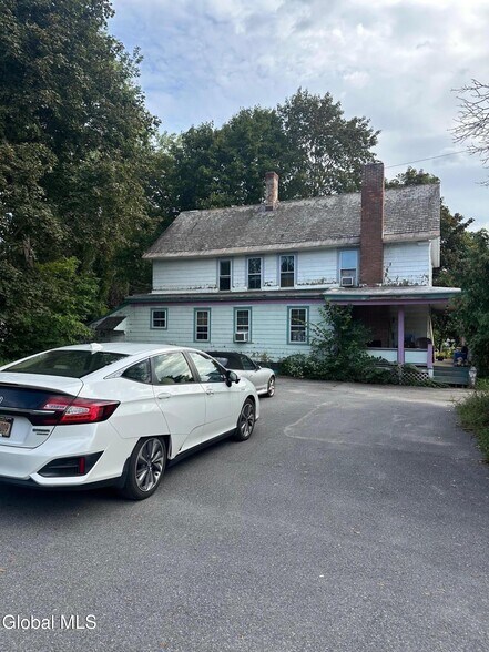 137 Ridge St, Glens Falls, NY for sale - Building Photo - Image 2 of 4