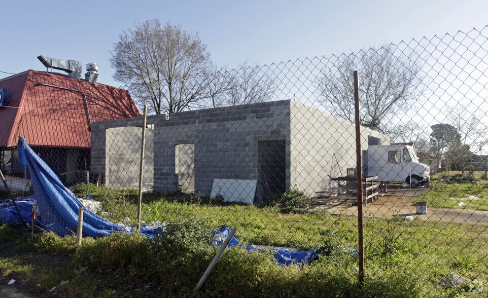 7915 Downman Rd, New Orleans, LA for lease - Primary Photo - Image 1 of 2