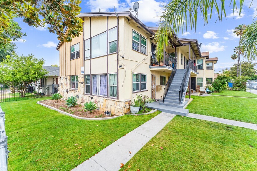 1173 N Mayfair Ave, Anaheim, CA à vendre - Photo du bâtiment - Image 2 de 7