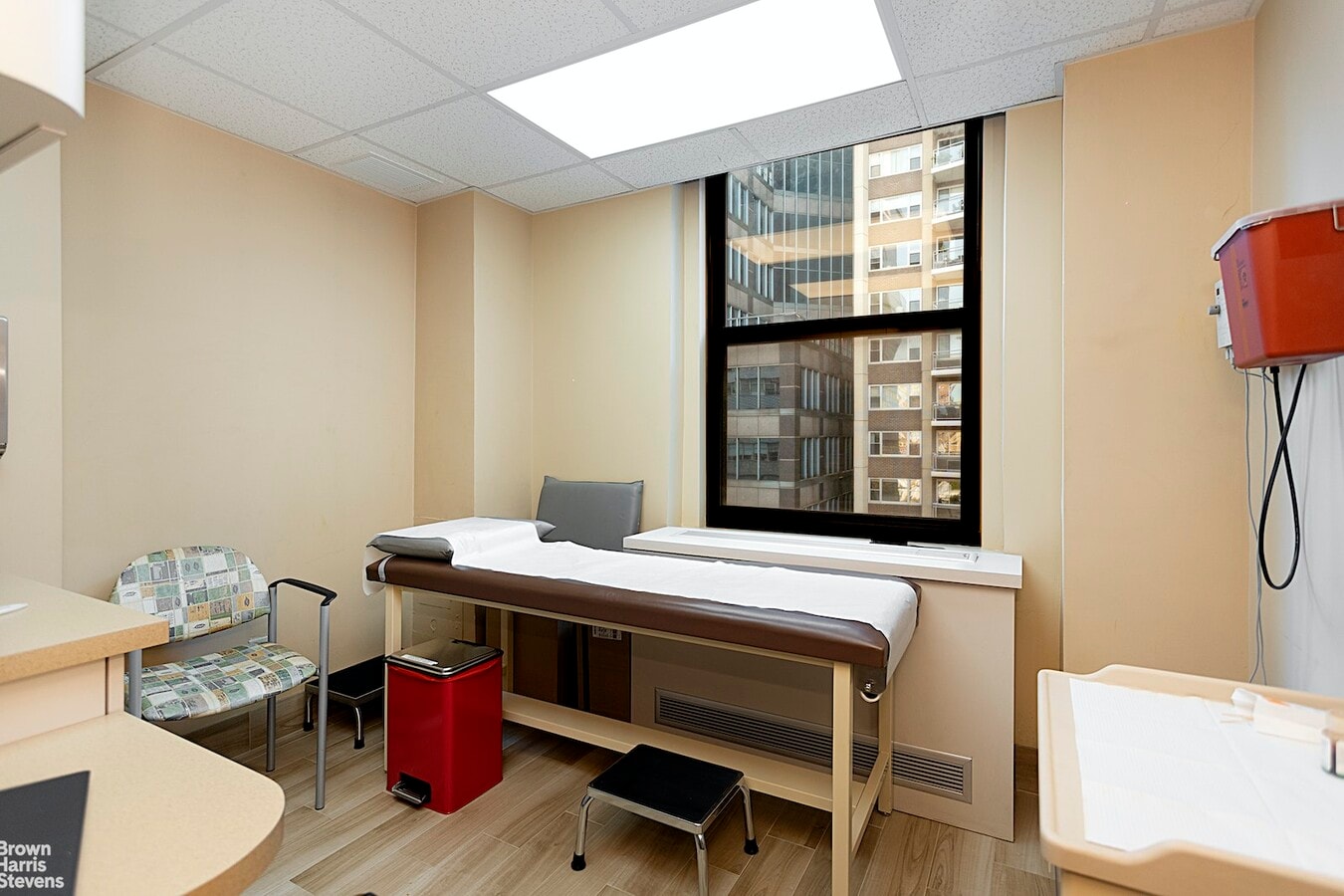 121 E 60th St, New York, NY 10022 - Unit 11D -  - Interior Photo - Image 2 of 6