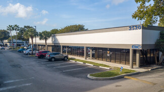 Plus de détails pour 2570-2580 N Powerline Rd, Pompano Beach, FL - Industriel/Logistique à louer