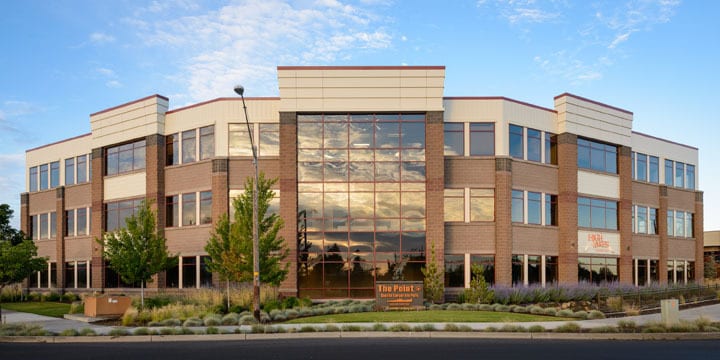 929 SW Simpson Ave, Bend, OR à louer Photo du bâtiment- Image 1 de 34