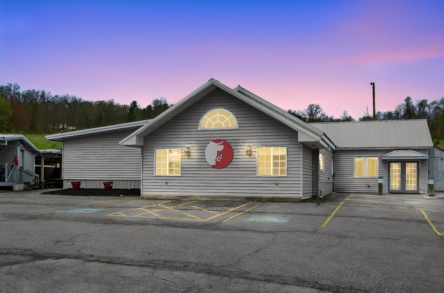 1346 Elmira Rd, Newfield, NY à vendre - Photo du bâtiment - Image 1 de 45