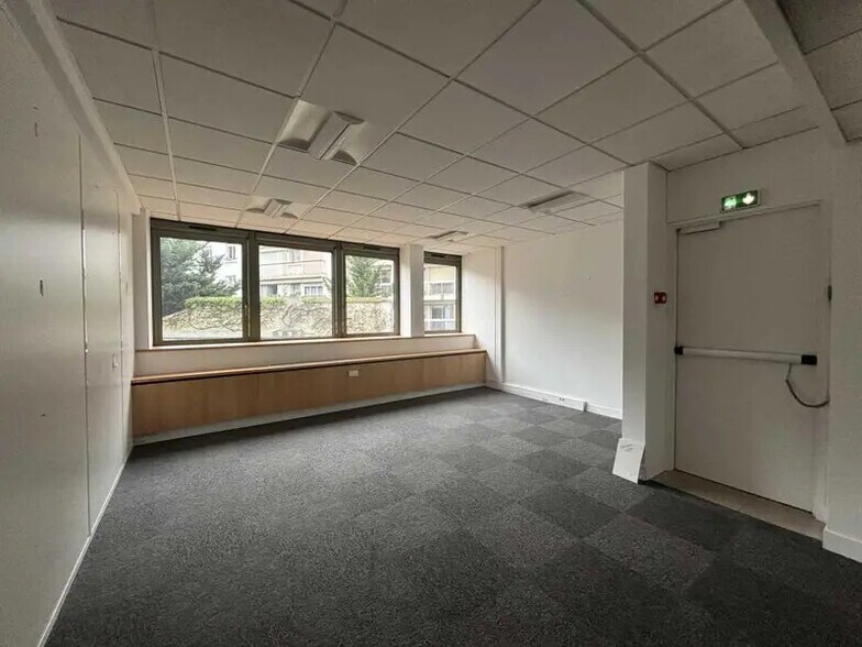 Office in Paris for lease - Interior Photo - Image 3 of 19