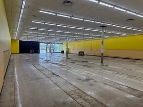 2973-3031 Headland Dr SW, Atlanta, GA for lease Interior Photo- Image 1 of 8