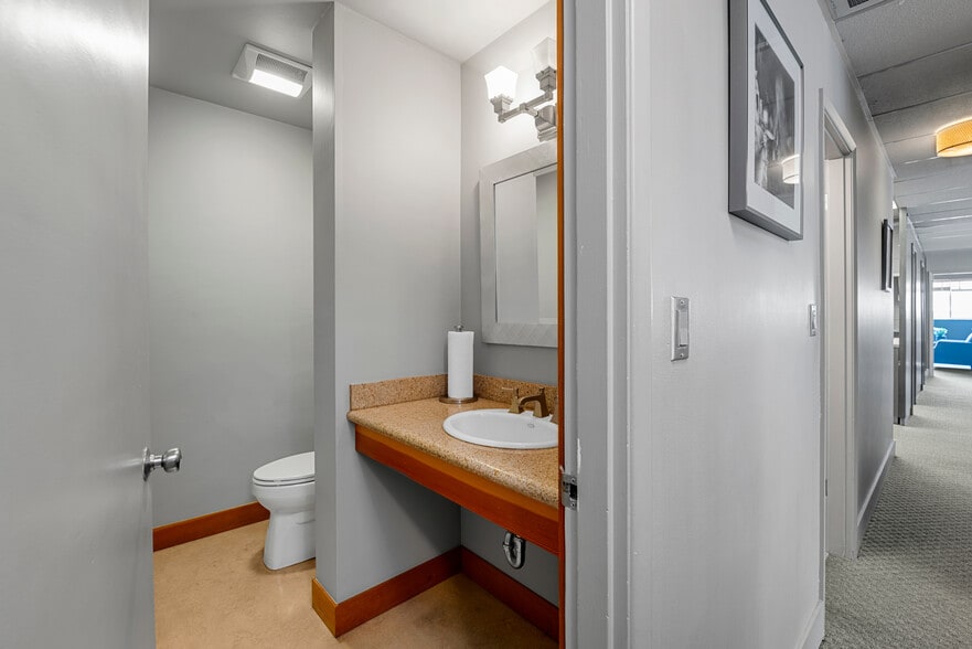 1532 13th Ave, Seattle, WA for lease - Building Photo - Image 2 of 39