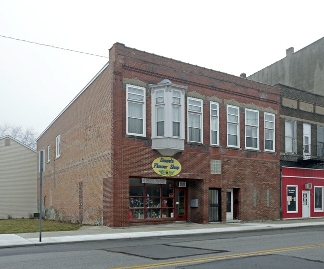 Plus de détails pour 118-120 S Main St, North Baltimore, OH - Commerce de détail à louer