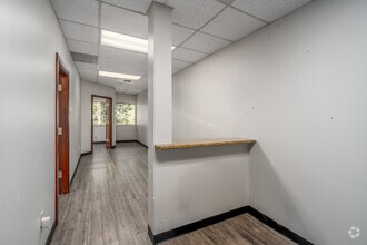 31919 1st Ave S, Federal Way, WA for lease Interior Photo- Image 1 of 4