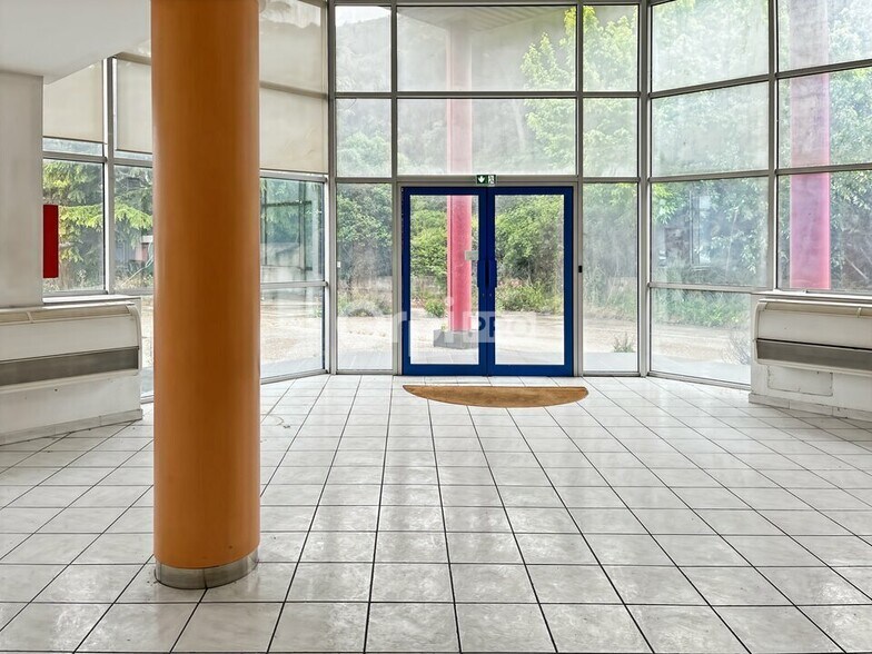 Industrial in Aubagne for sale - Interior Photo - Image 2 of 16