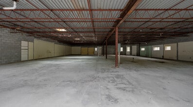 2534 Durham Chapel Hill Blvd, Durham, NC for lease Interior Photo- Image 1 of 8