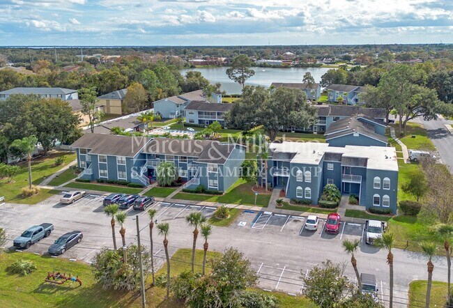 Plus de détails pour 180 Royal Palm Dr, Kissimmee, FL - Multi-résidentiel à vendre
