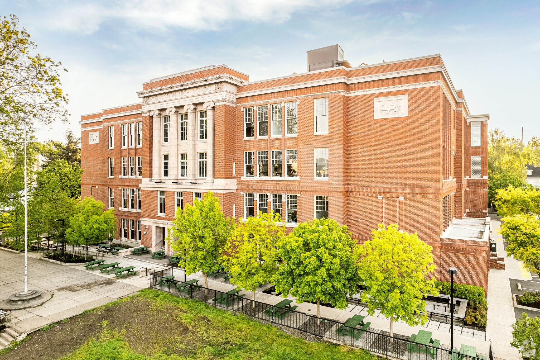 1300 SE Stark St, Portland, OR for lease Primary Photo- Image 1 of 16